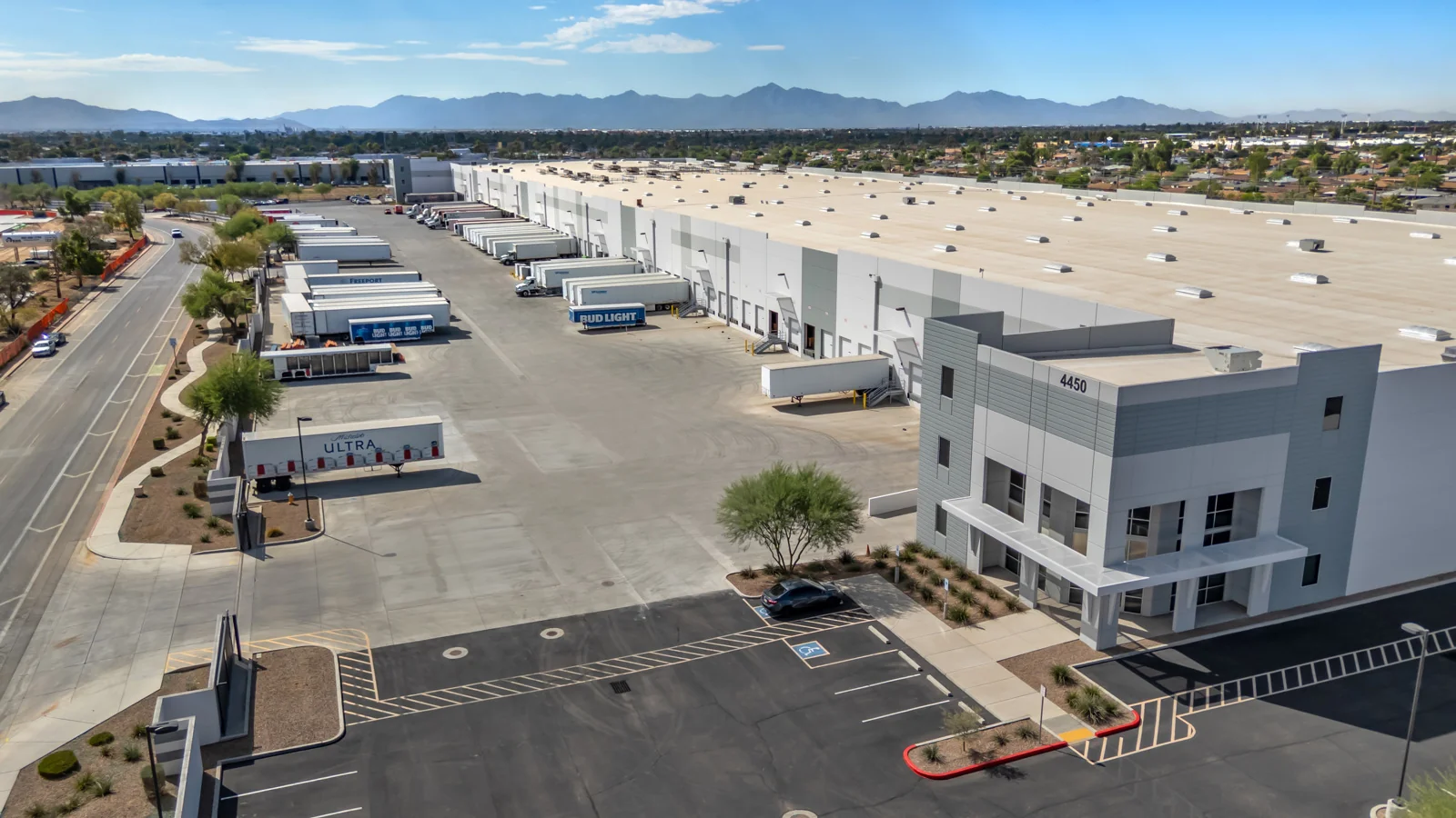 For Lease: Santa Fe Industrial Center - 4450 N 45th… — Lease in Phoenix, AZ, photo 3 of 4