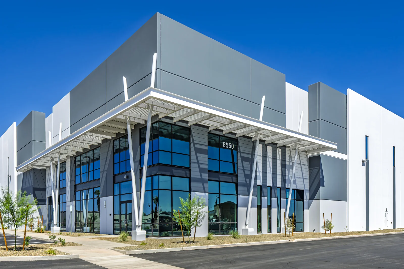 Orangewood Commerce Center