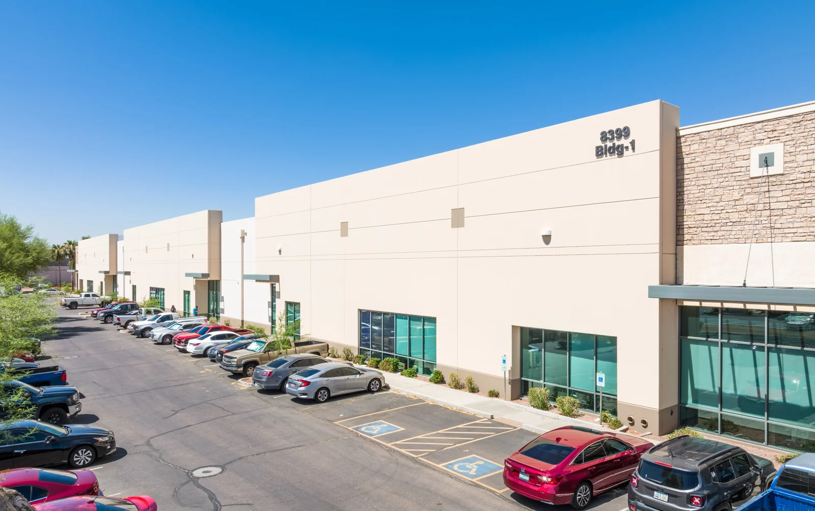 Tolleson Business Center — Lease in Tolleson, AZ, photo 1 of 3