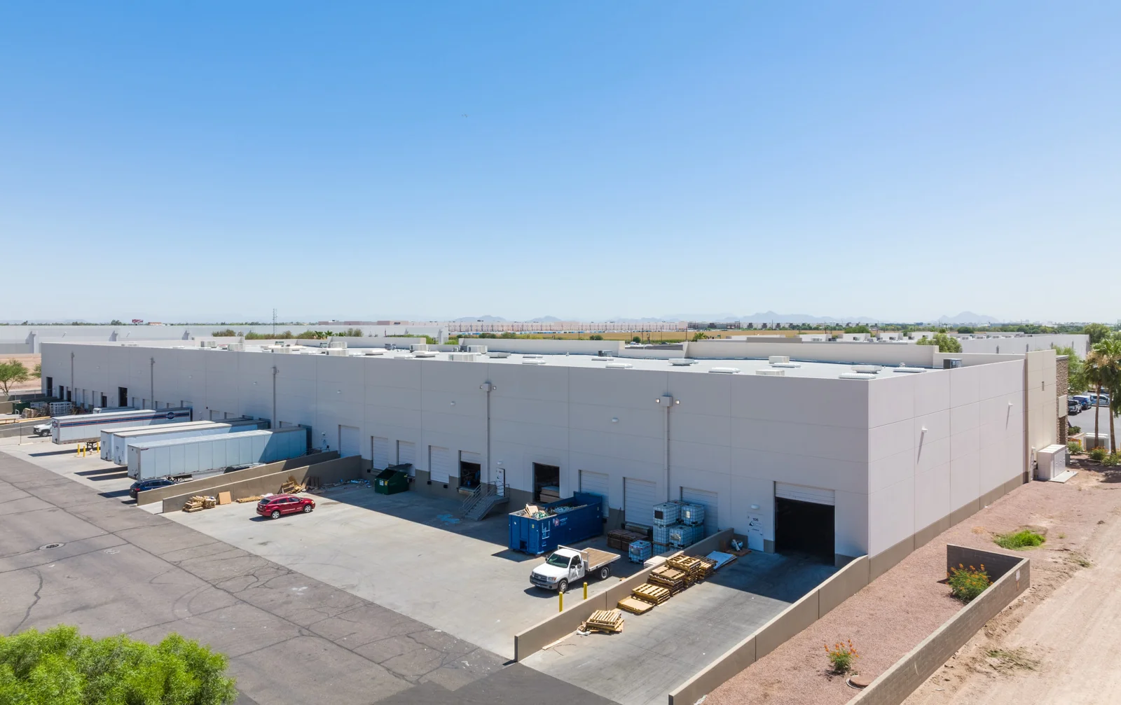 Tolleson Business Center — Lease in Tolleson, AZ, photo 2 of 3