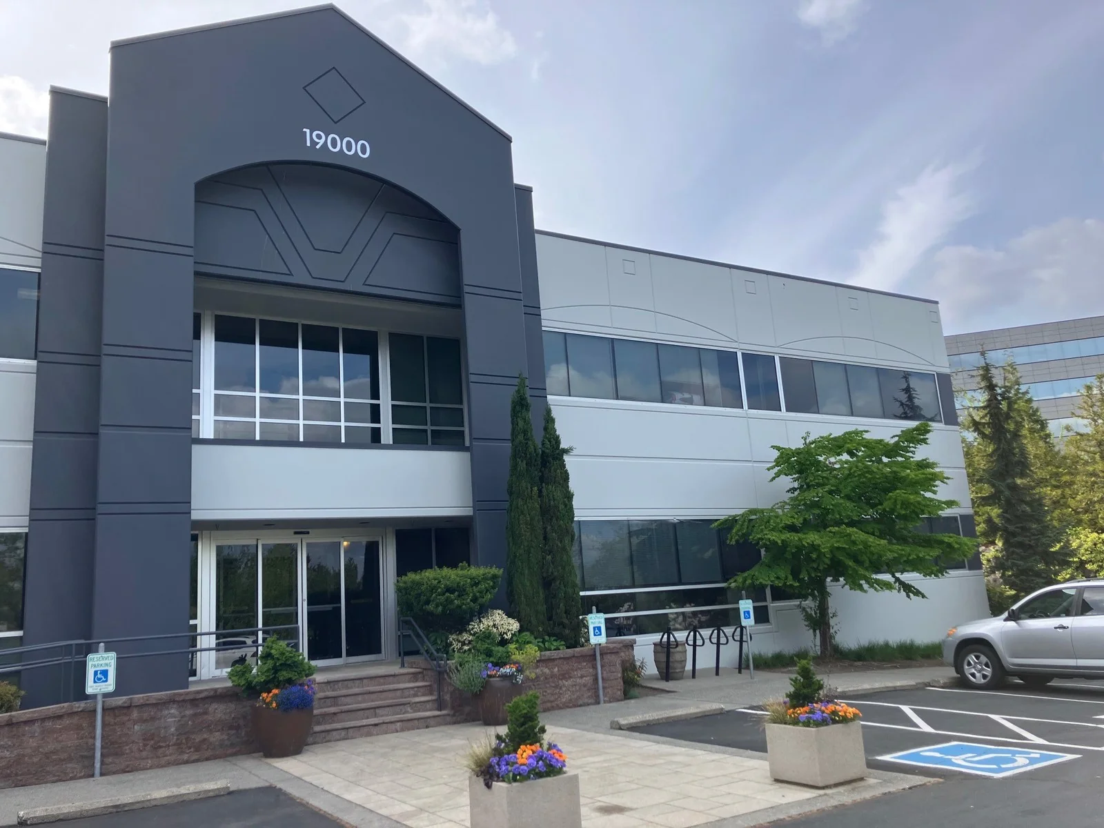 Colony Park III — Lease in Lynnwood, WA, photo 1 of 8