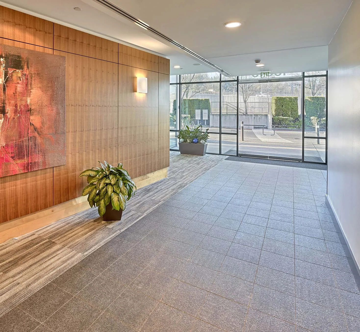 Yarrow Bay Plaza — Lease in Kirkland, WA, photo 2 of 2