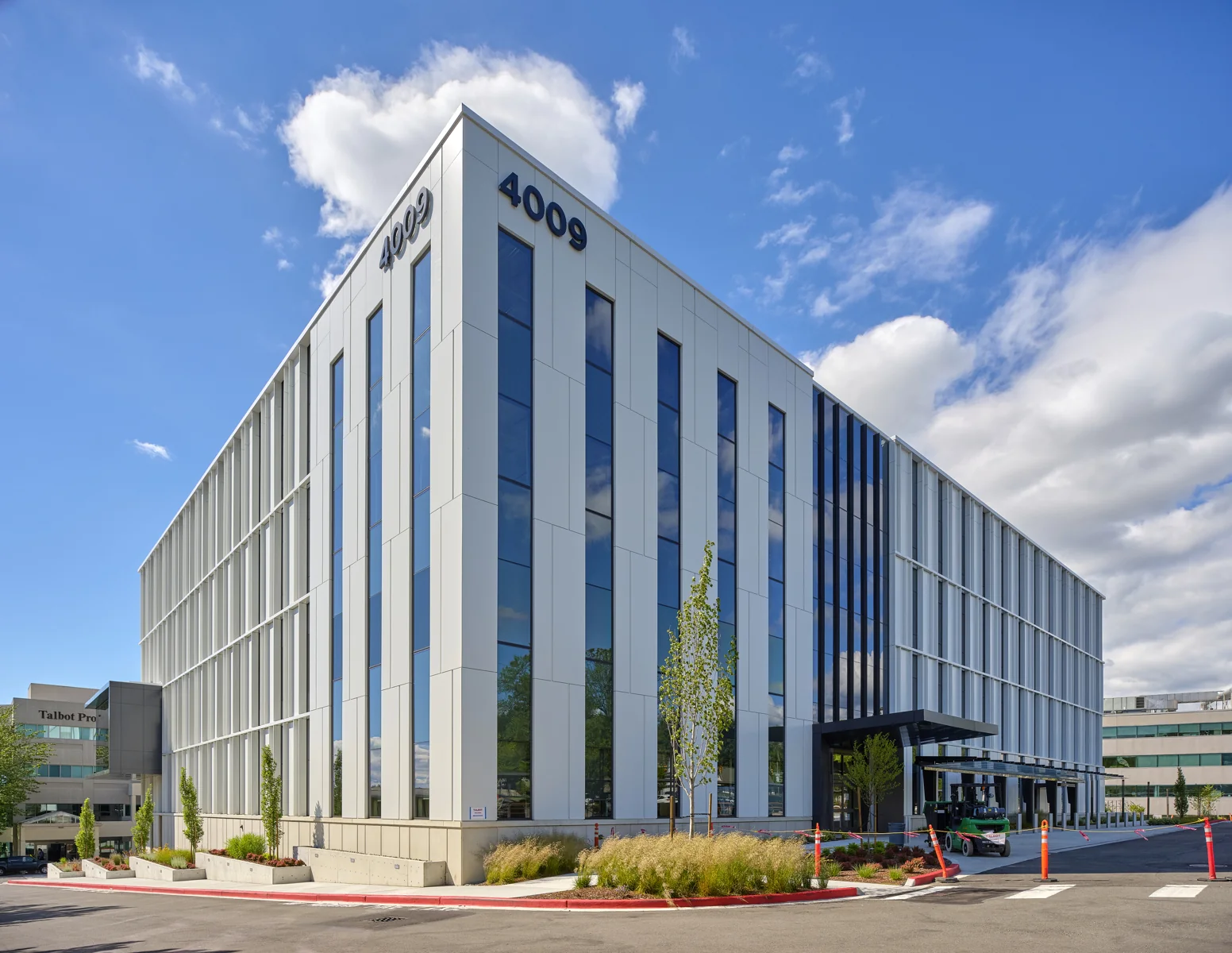 East Pavilion — Lease in Renton, WA, photo 1 of 4