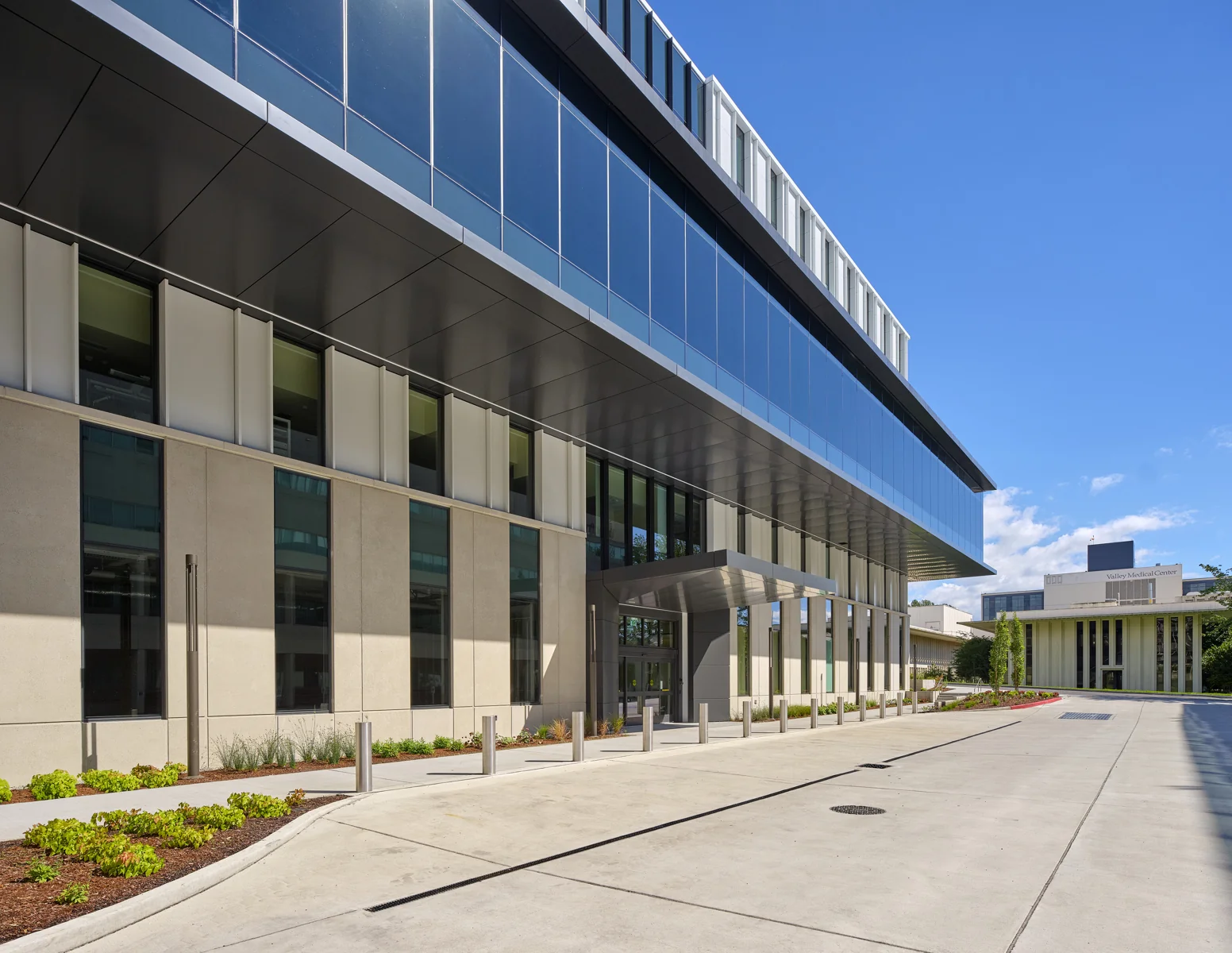 East Pavilion — Lease in Renton, WA, photo 2 of 4
