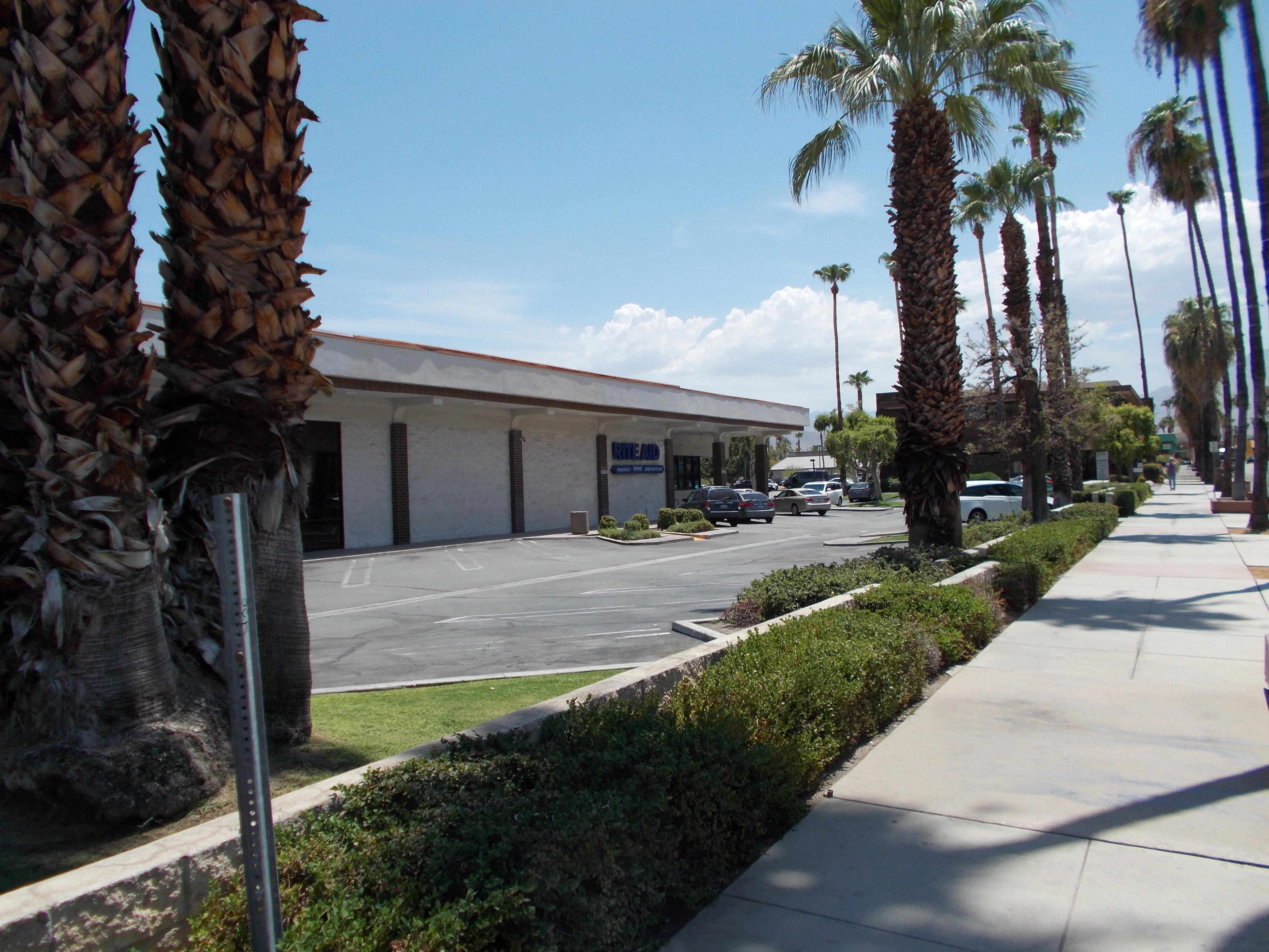 Retail in Palm Springs, CA — Lease in Palm Springs, CA, photo 2 of 4