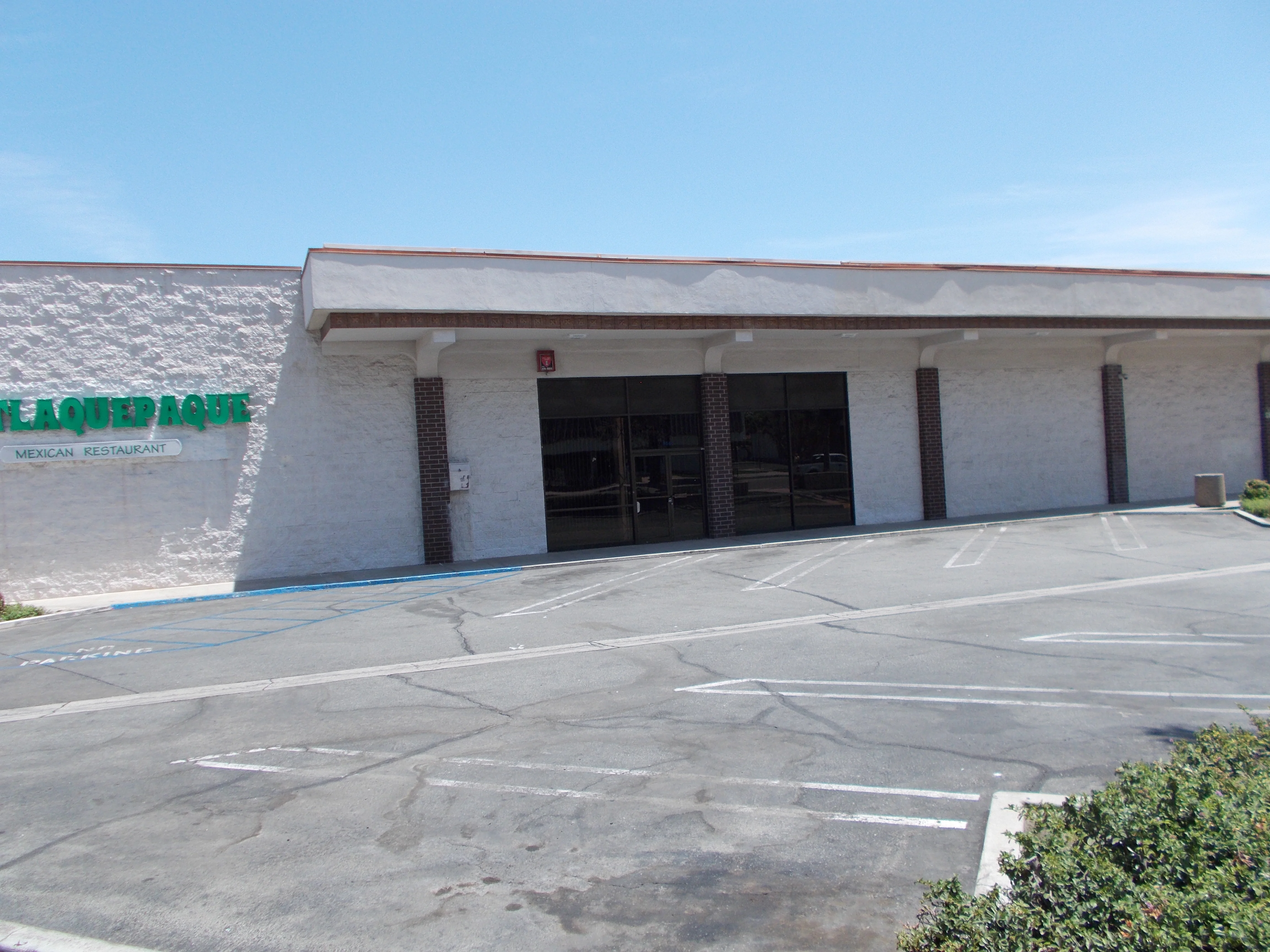 Retail in Palm Springs, CA — Lease in Palm Springs, CA, photo 3 of 4