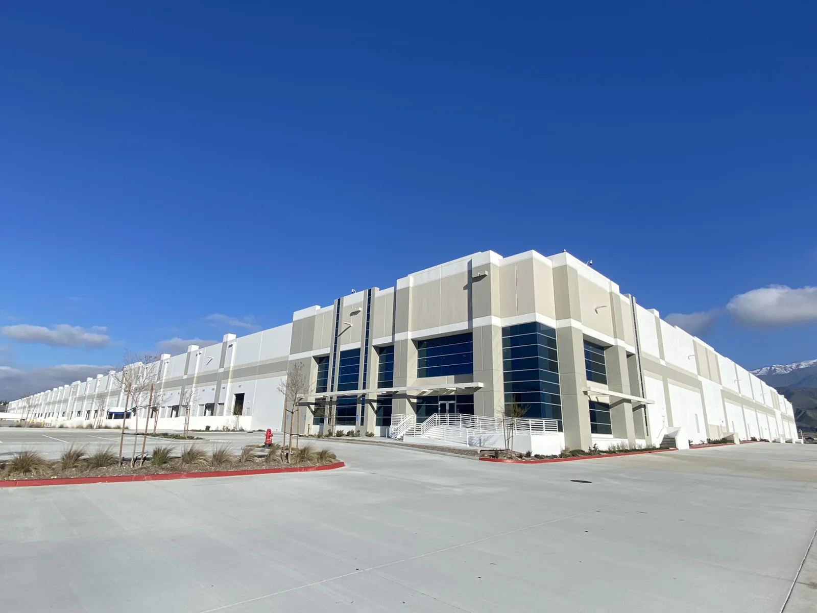 FOR SUBLEASE | 1,000,000 SF — Lease in Banning, CA, photo 1 of 1
