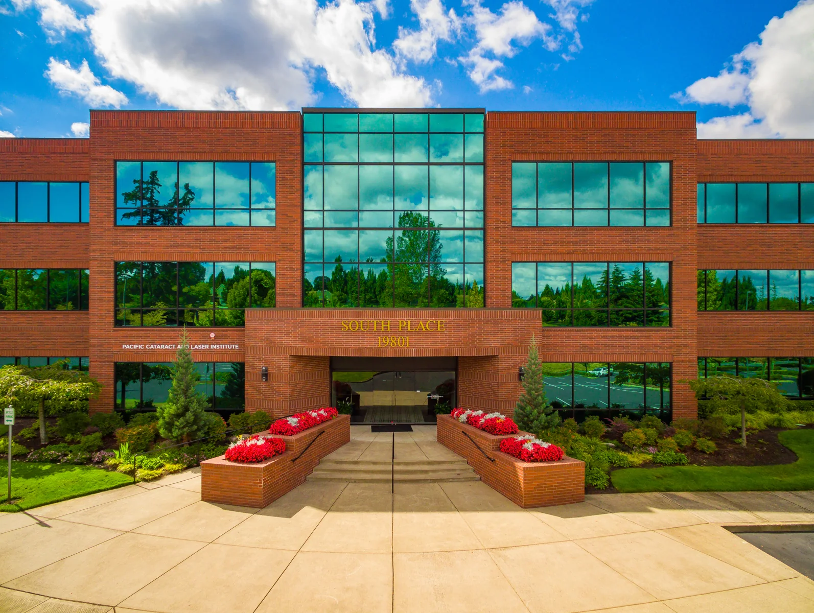 South Place — Lease in Tualatin, OR, photo 1 of 3