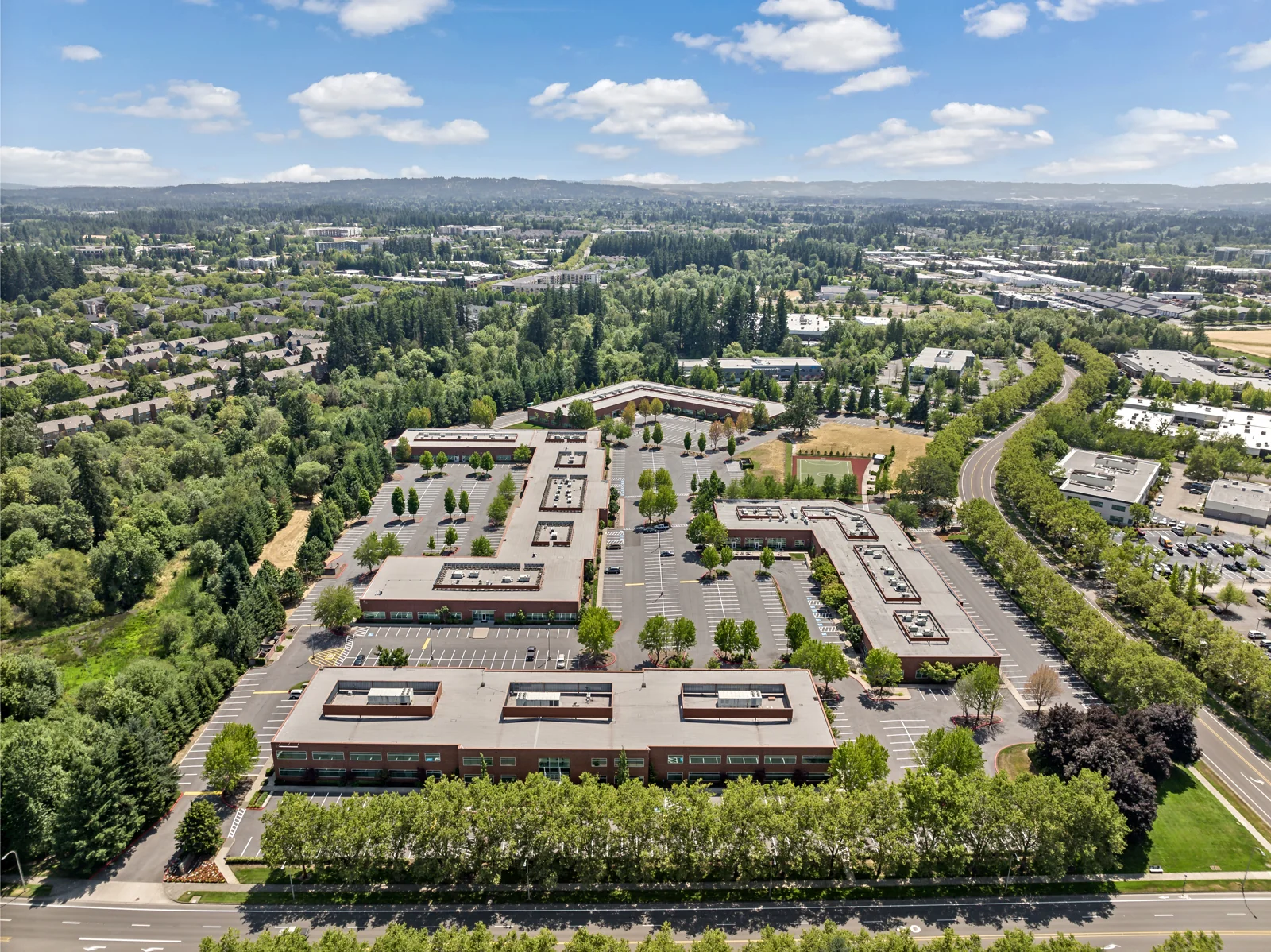 Evergreen Corporate Center — Lease in Hillsboro, OR, photo 1 of 6