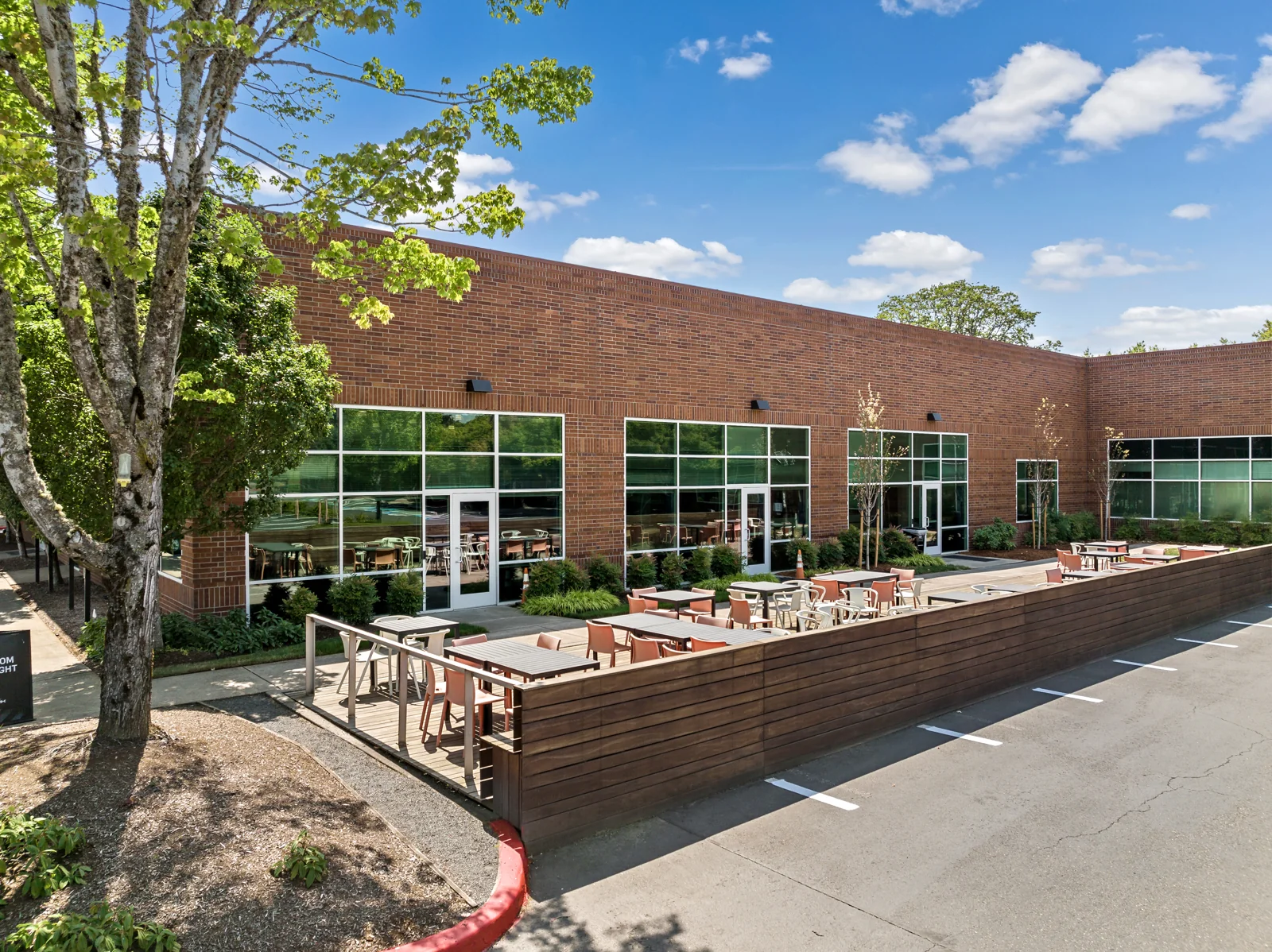 Evergreen Corporate Center — Lease in Hillsboro, OR, photo 2 of 6
