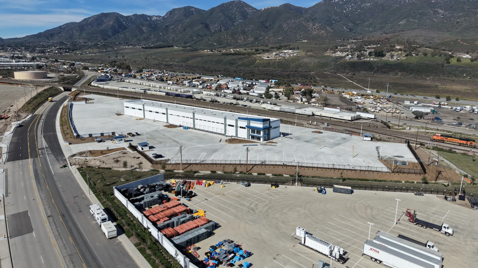 ±28,680 SF TRUCKING FACILITY — Lease in San Bernardino, CA, photo 2 of 8