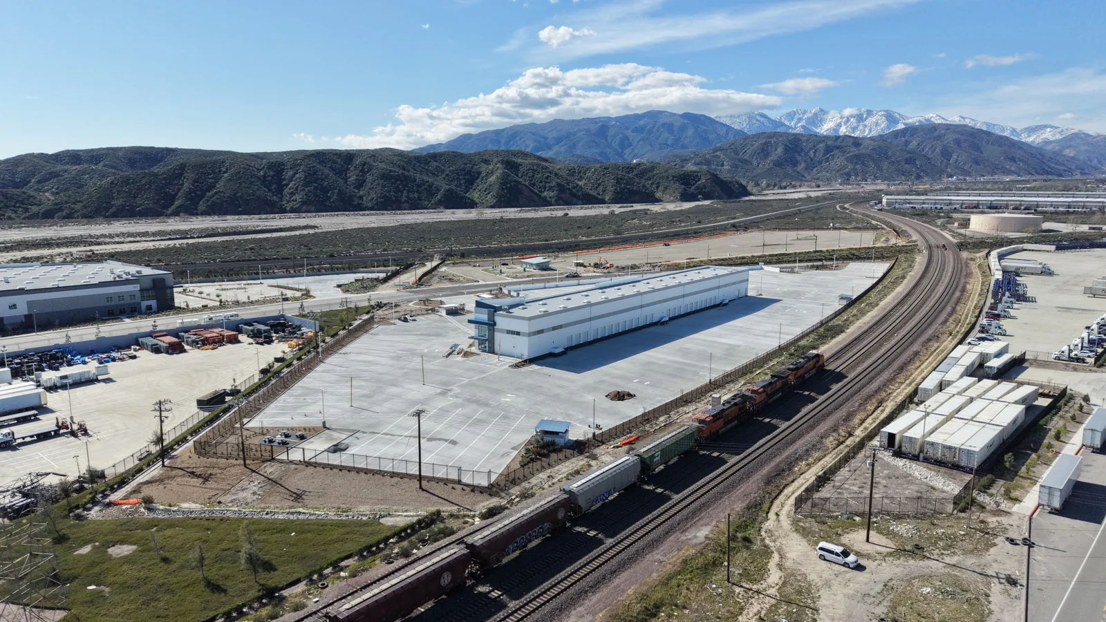 ±28,680 SF TRUCKING FACILITY — Lease in San Bernardino, CA, photo 3 of 8