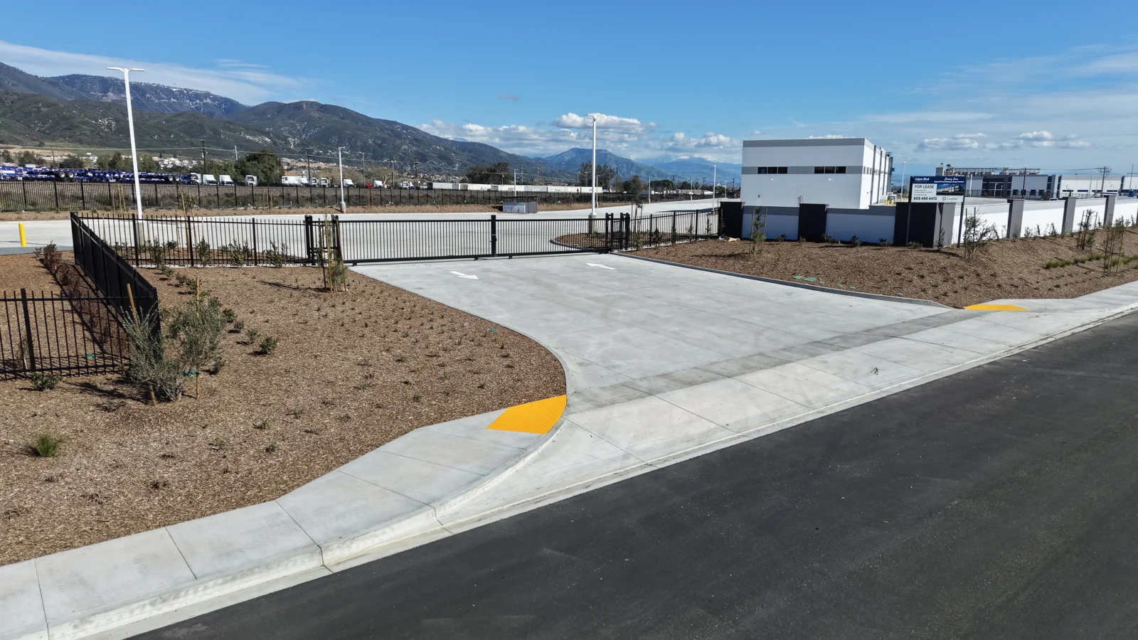 ±28,680 SF TRUCKING FACILITY — Lease in San Bernardino, CA, photo 4 of 8