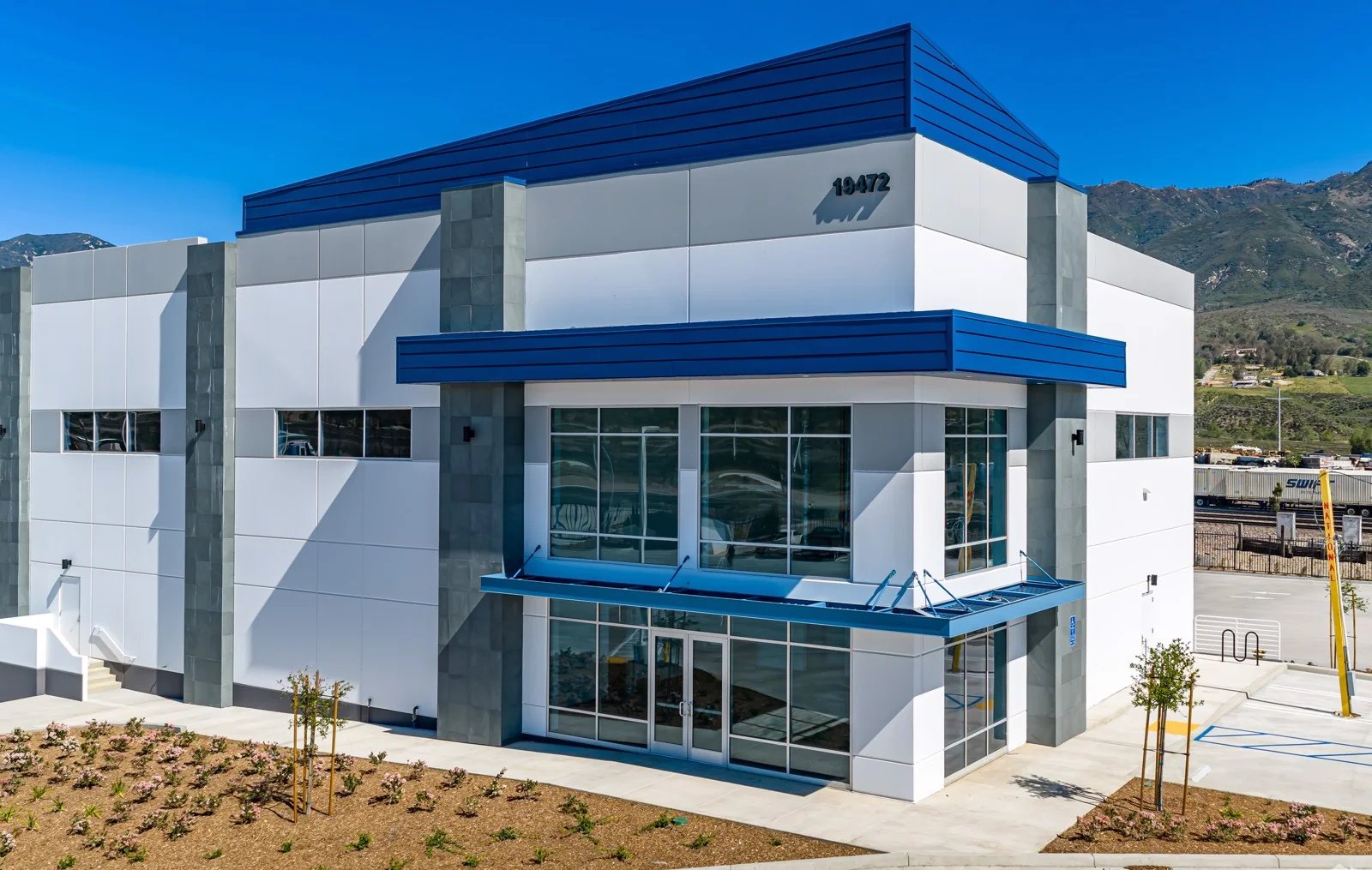 ±28,680 SF TRUCKING FACILITY — Lease in San Bernardino, CA, photo 8 of 8
