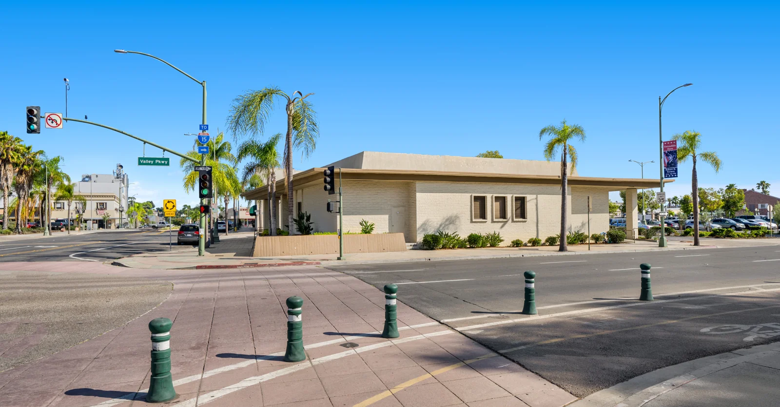 Retail in Escondido, CA — Lease in Escondido, CA, photo 2 of 5
