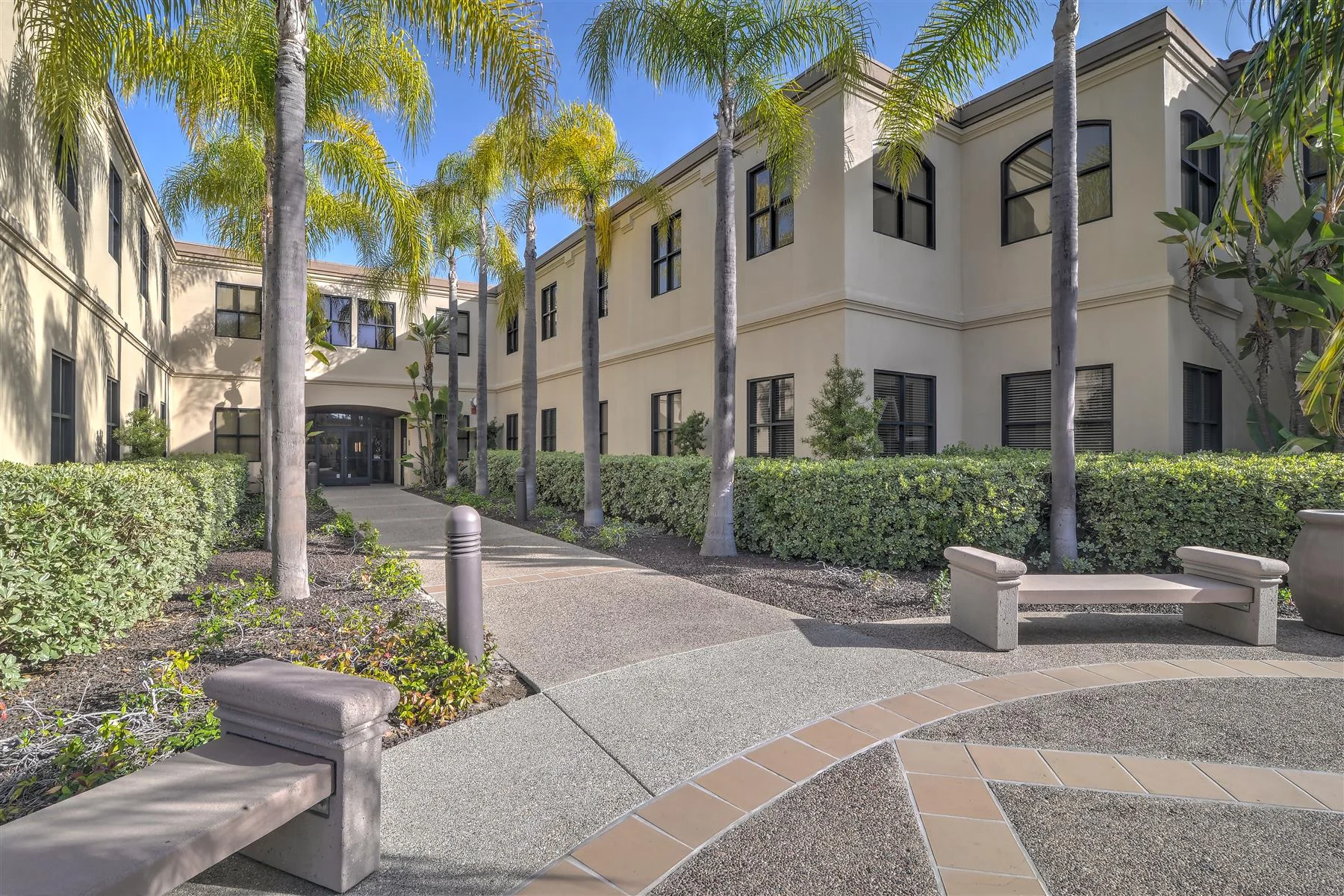Gateway Medical Center — Lease in Poway, CA, photo 2 of 8