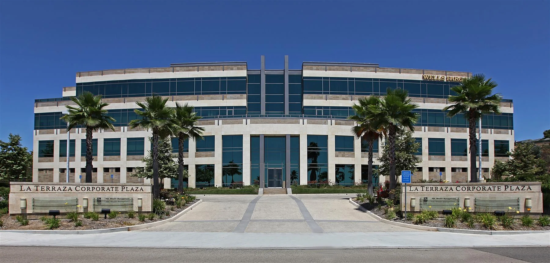 La Terraza Corporate Plaza — Lease in Escondido, CA, photo 1 of 5