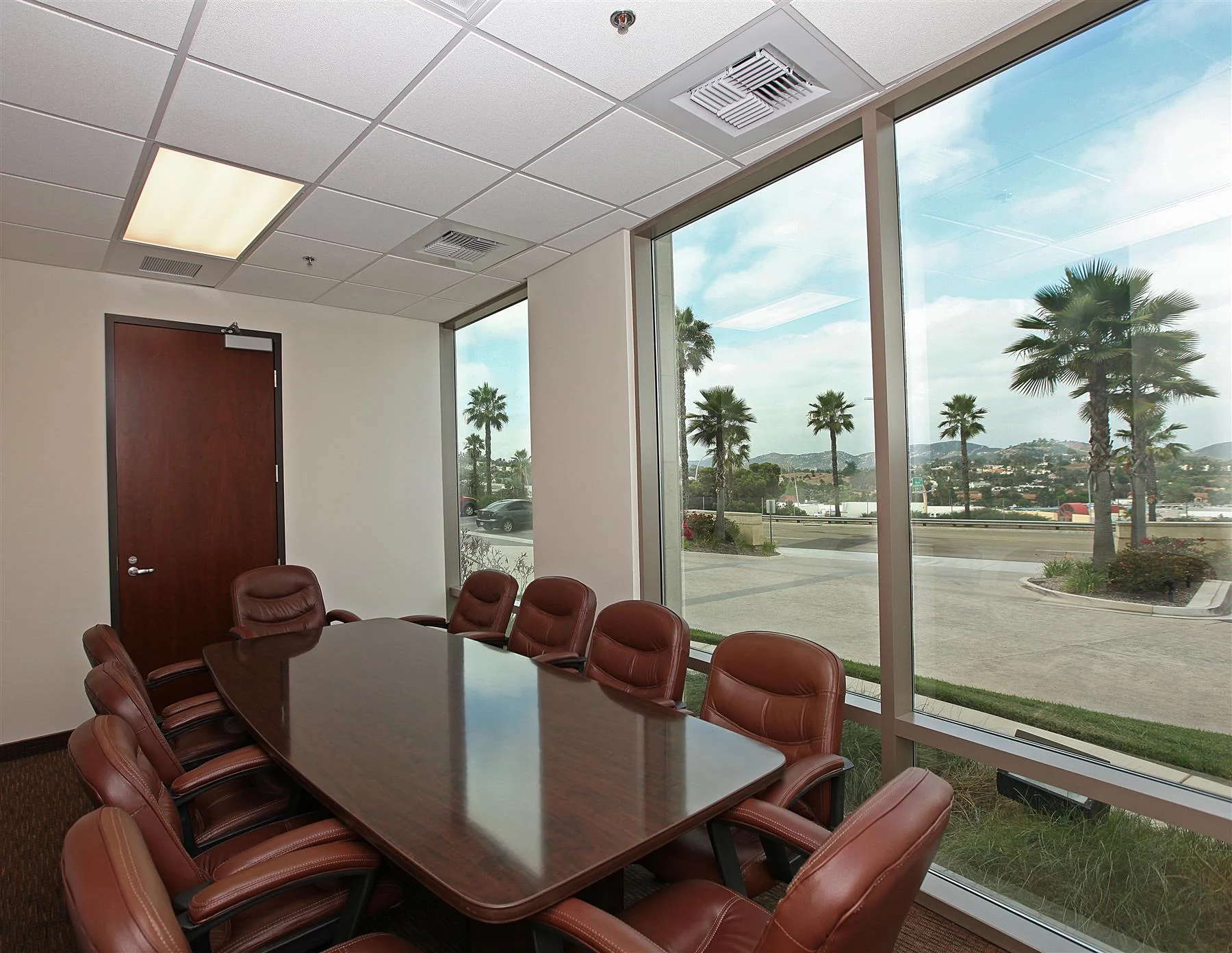 La Terraza Corporate Plaza — Lease in Escondido, CA, photo 3 of 5