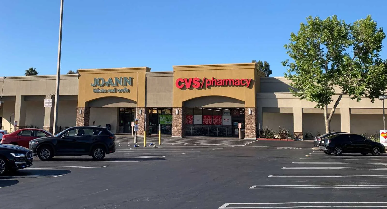 Fletcher Hills Town & Country Shopping Center — Lease in El Cajon, CA, photo 2 of 2