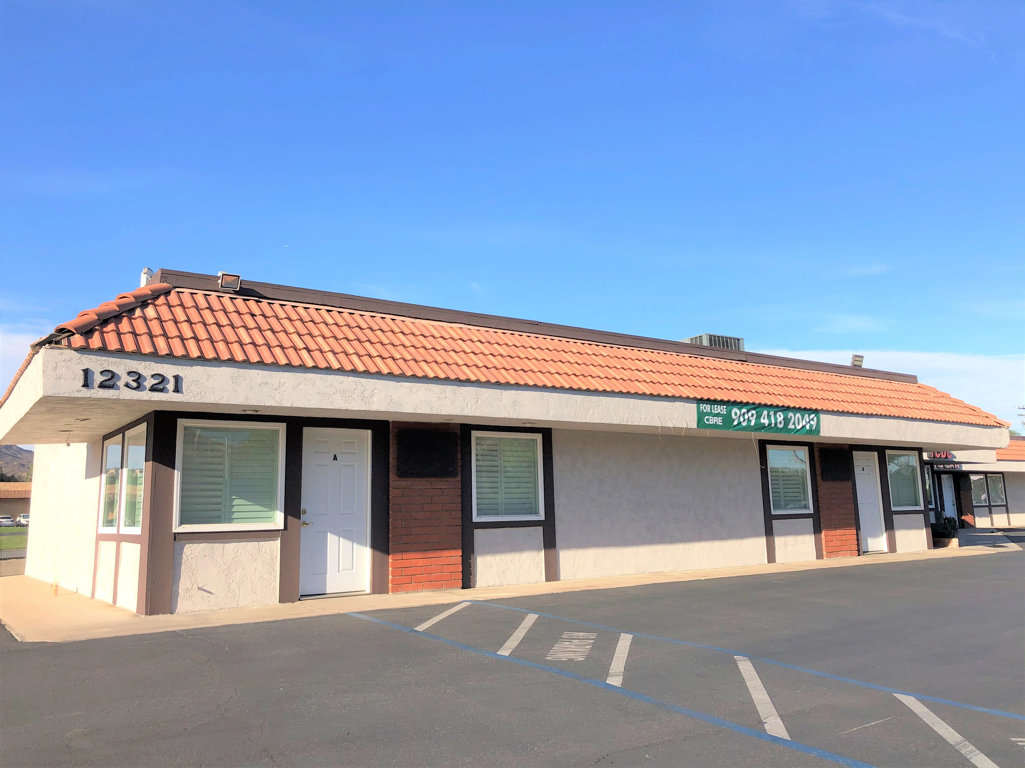 Buchanan Plaza — Lease in Riverside, CA, photo 2 of 4