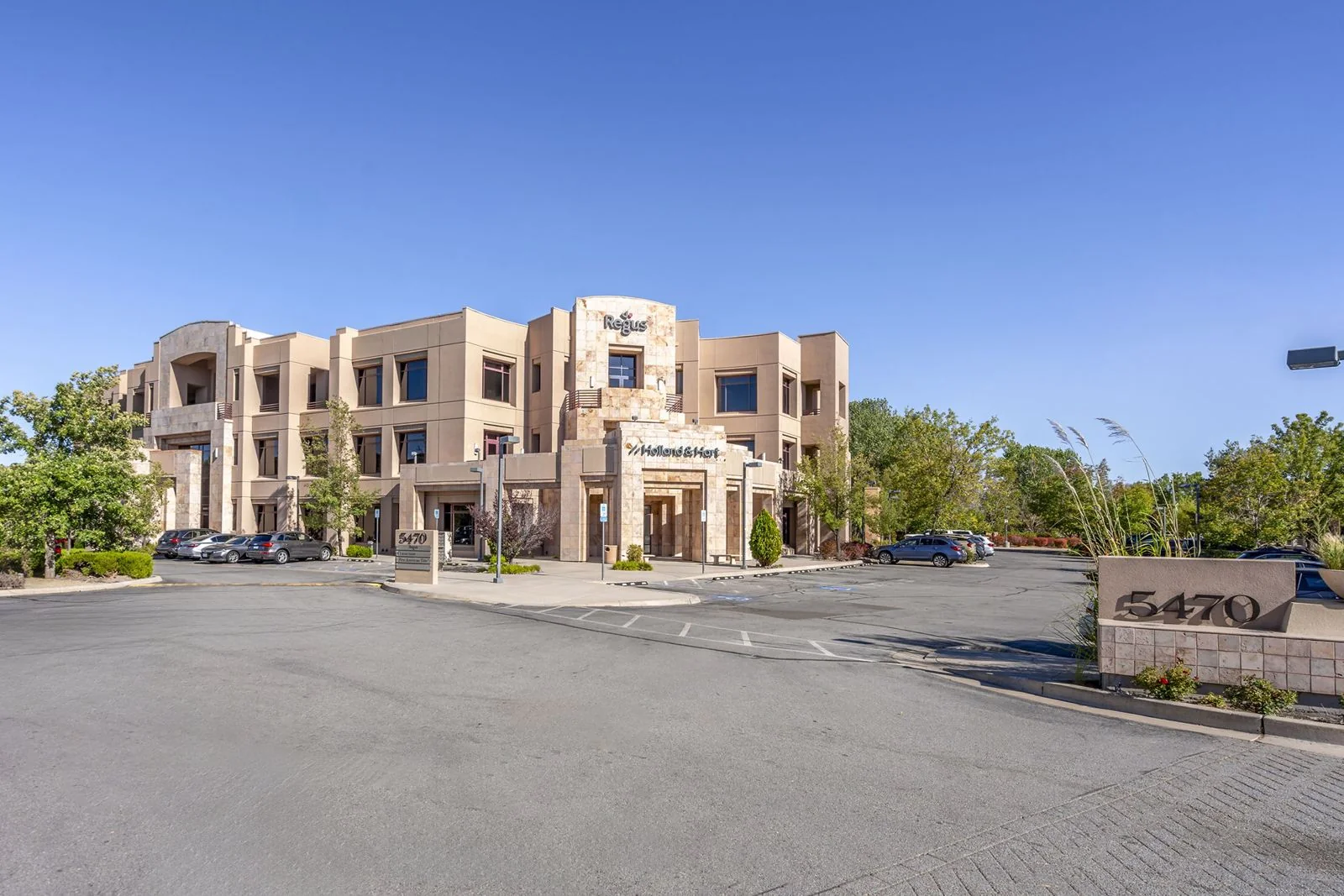 Mountain View Corporate Center — Lease in Reno, NV, photo 2 of 7
