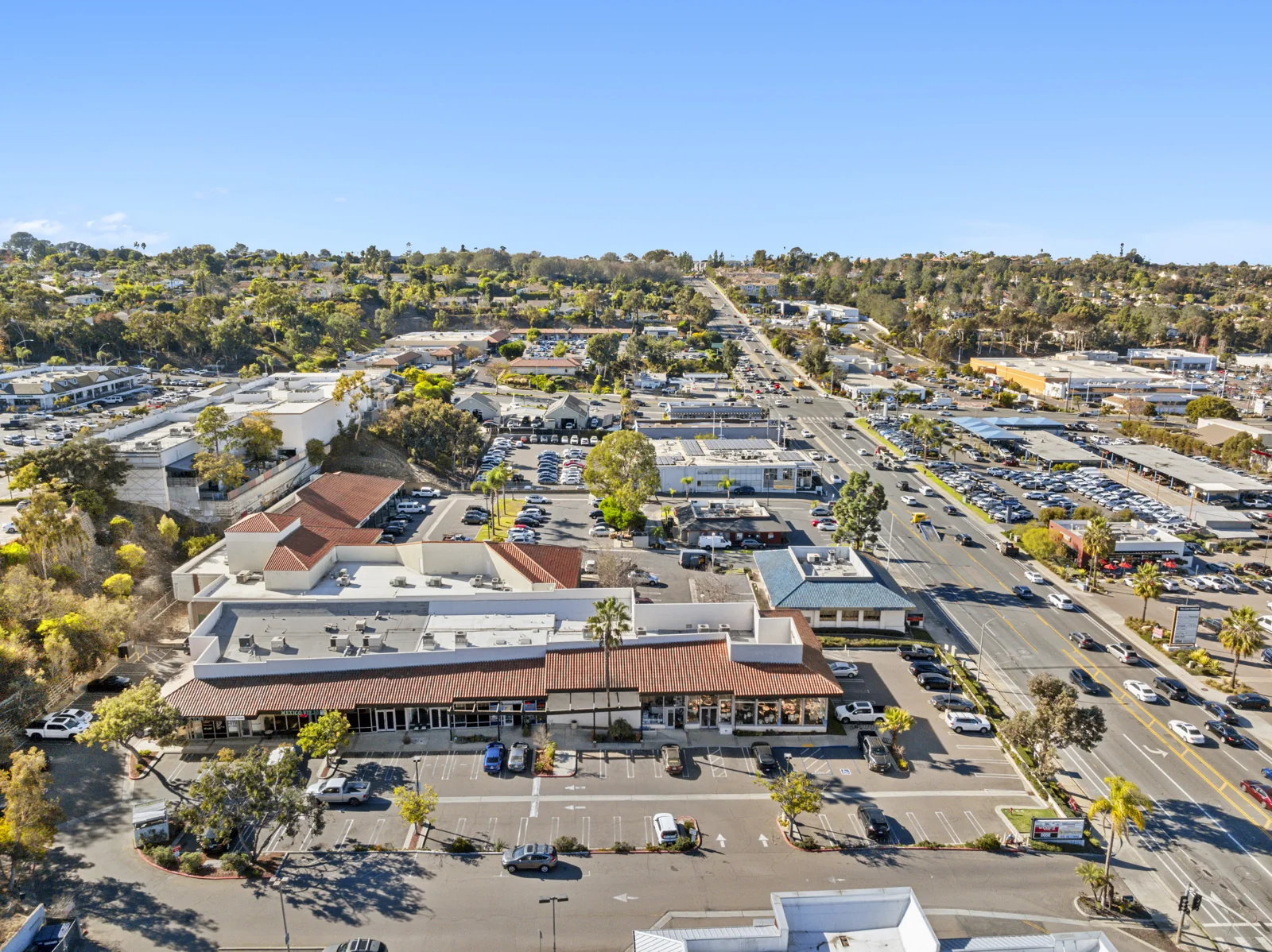 Retail in Encinitas, CA — Lease in Encinitas, CA, photo 2 of 3
