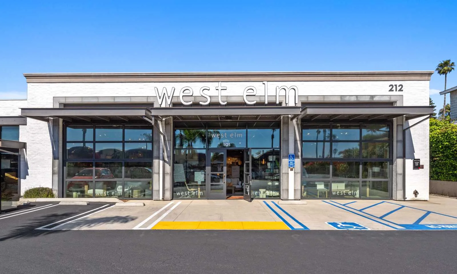 Retail in Solana Beach, CA — Lease in Solana Beach, CA, photo 6 of 8