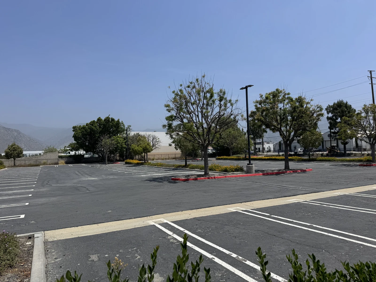 Foothill Business Center — Lease in Azusa, CA, photo 1 of 2
