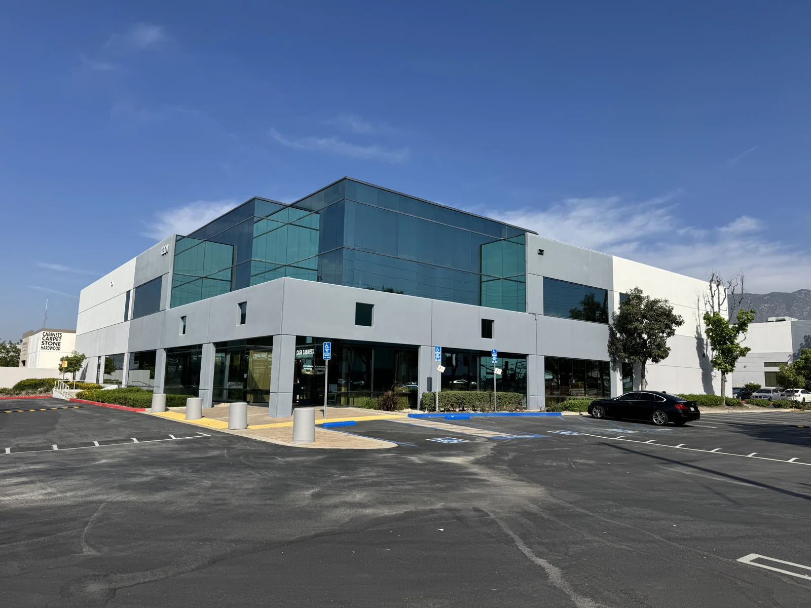 Foothill Business Center — Lease in Azusa, CA, photo 2 of 2