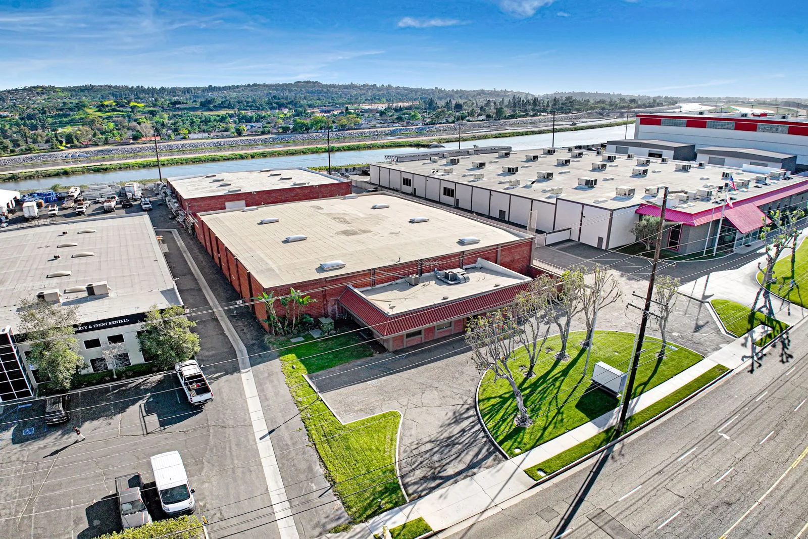 Industrial in Anaheim, CA — Sale in Anaheim, CA, photo 2 of 8
