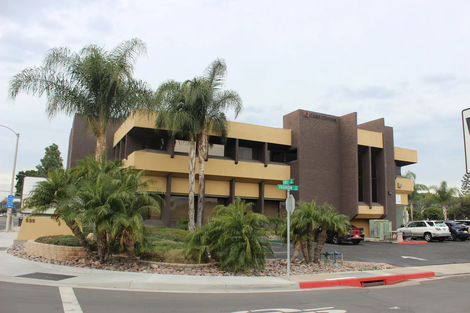 535 E First Street