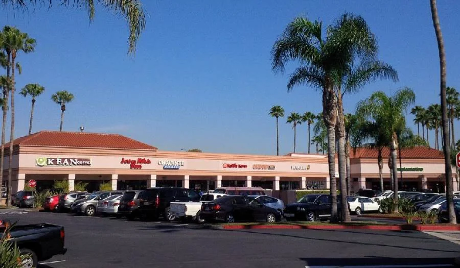 Tustin Plaza - photo 1 - Tustin, CA