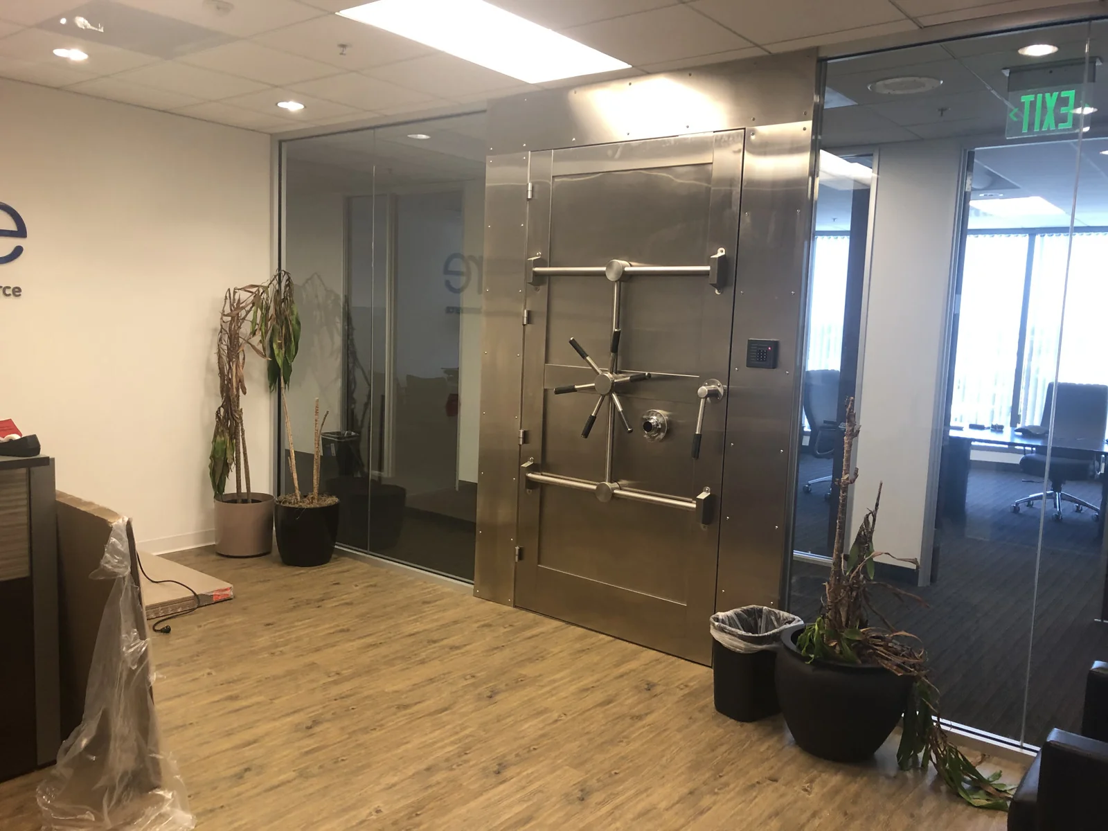 MacArthur Place — Lease in Santa Ana, CA, photo 5 of 5