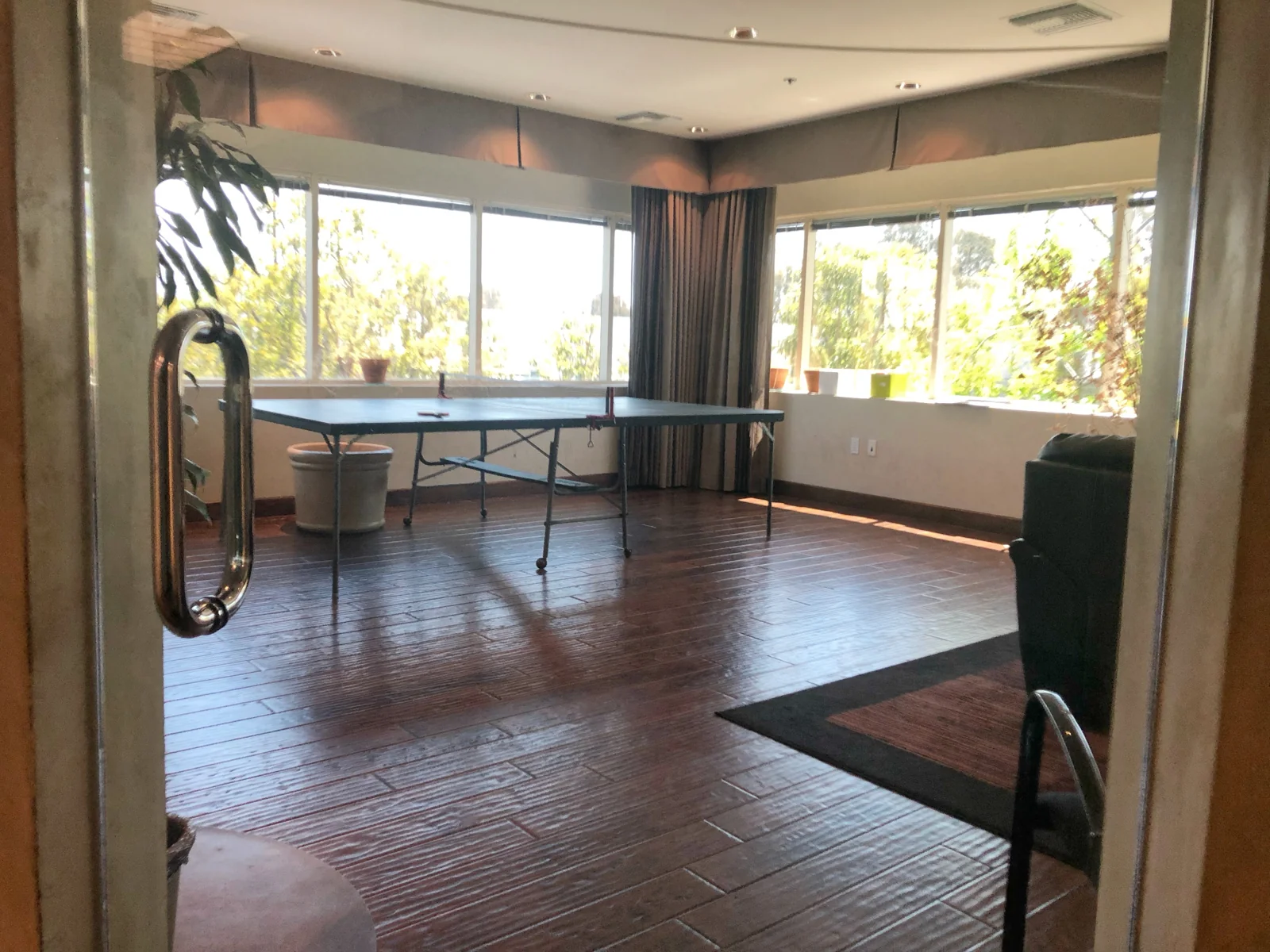 Baker Plaza — Lease in Costa Mesa, CA, photo 4 of 4