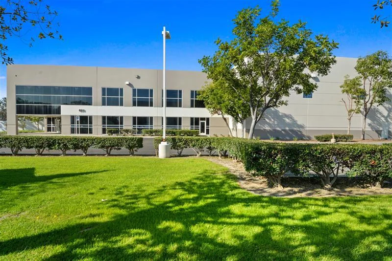 691 Burning Tree — Lease in Fullerton, CA, photo 2 of 2