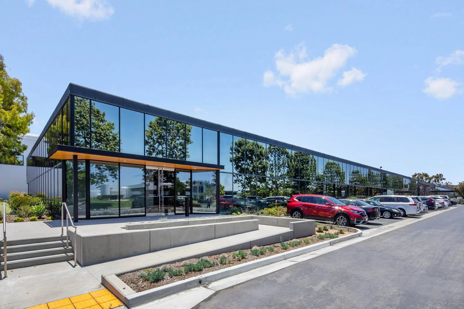 Office in Cypress, CA - photo 1 - Cypress, CA