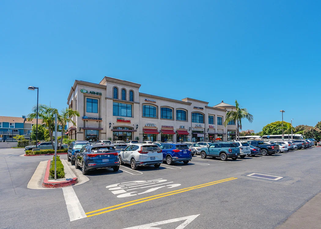 For Lease: Beach Promenade 2,000 - 28,000 SF — Lease in Huntington Beach, CA, photo 8 of 8