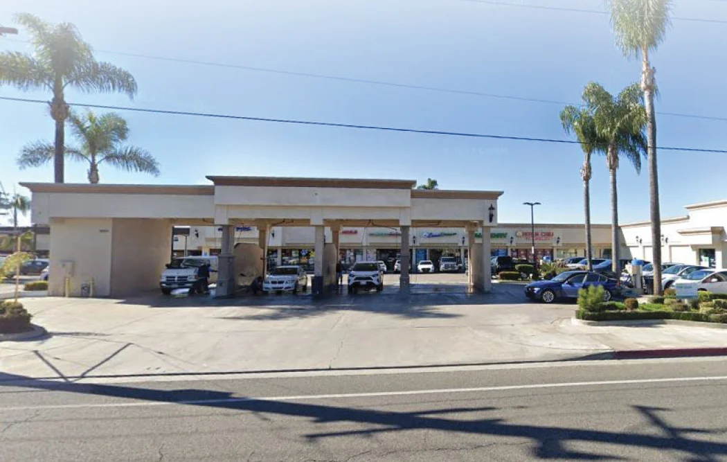 Harbour Pointe Shopping Center - NWC Bolsa Chica &… — Lease in Huntington Beach, CA, photo 2 of 7