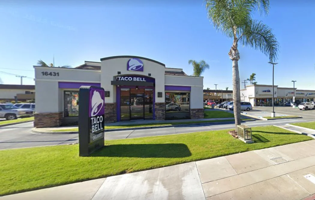 Harbour Pointe Shopping Center - NWC Bolsa Chica &… — Lease in Huntington Beach, CA, photo 3 of 7