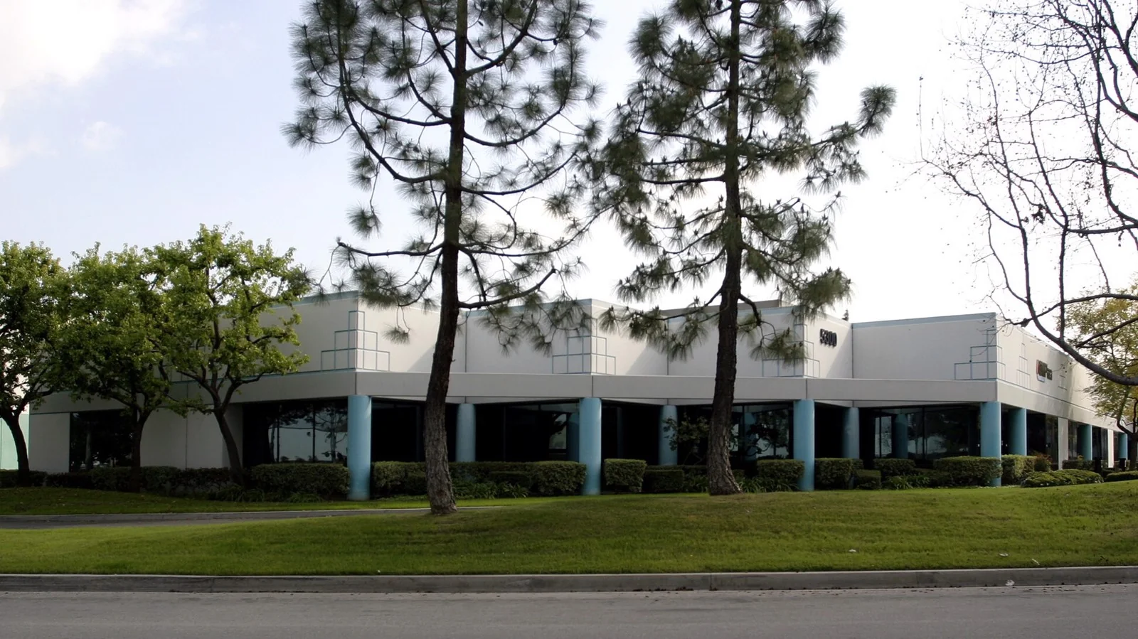 Office in Commerce, CA — Lease in Commerce, CA, photo 2 of 8
