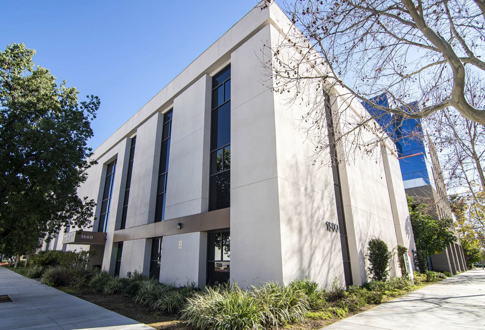 Glendale Memorial Building — Lease in Glendale, CA, photo 1 of 7