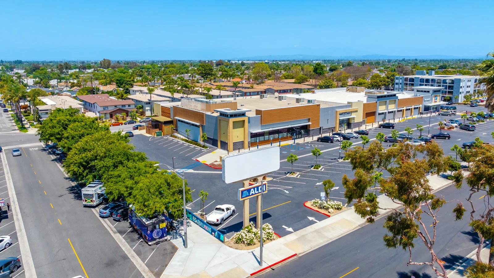 Retail in Long Beach, CA - photo 5 - Long Beach, CA