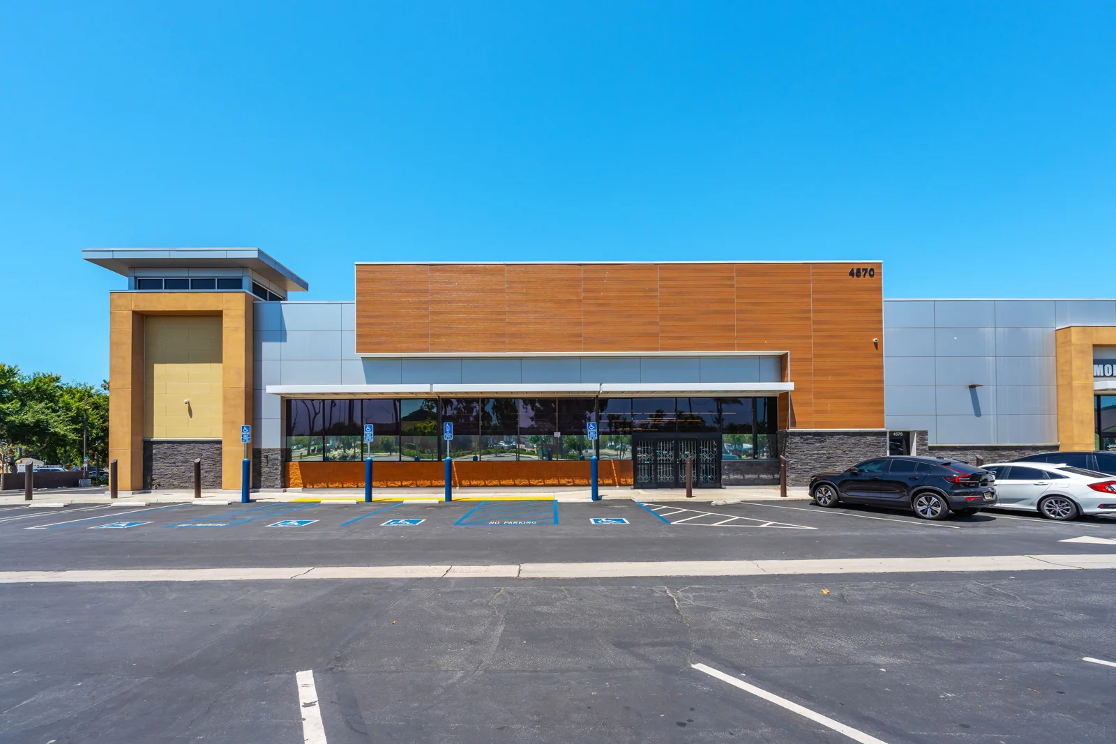 Retail in Long Beach, CA - photo 8 - Long Beach, CA