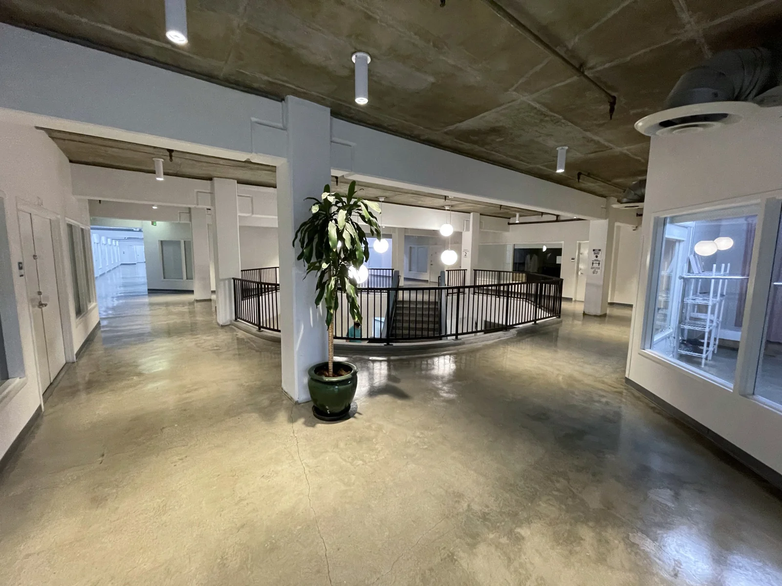 210 E Olympic — Lease in Los Angeles, CA, photo 4 of 5