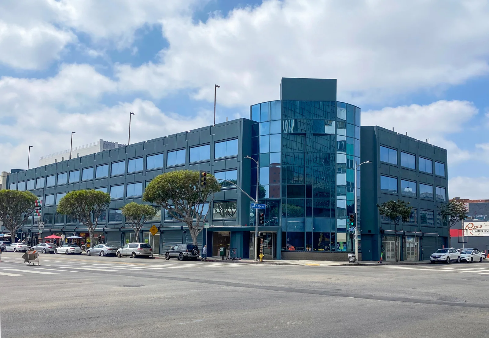 210 E Olympic — Lease in Los Angeles, CA, photo 1 of 5