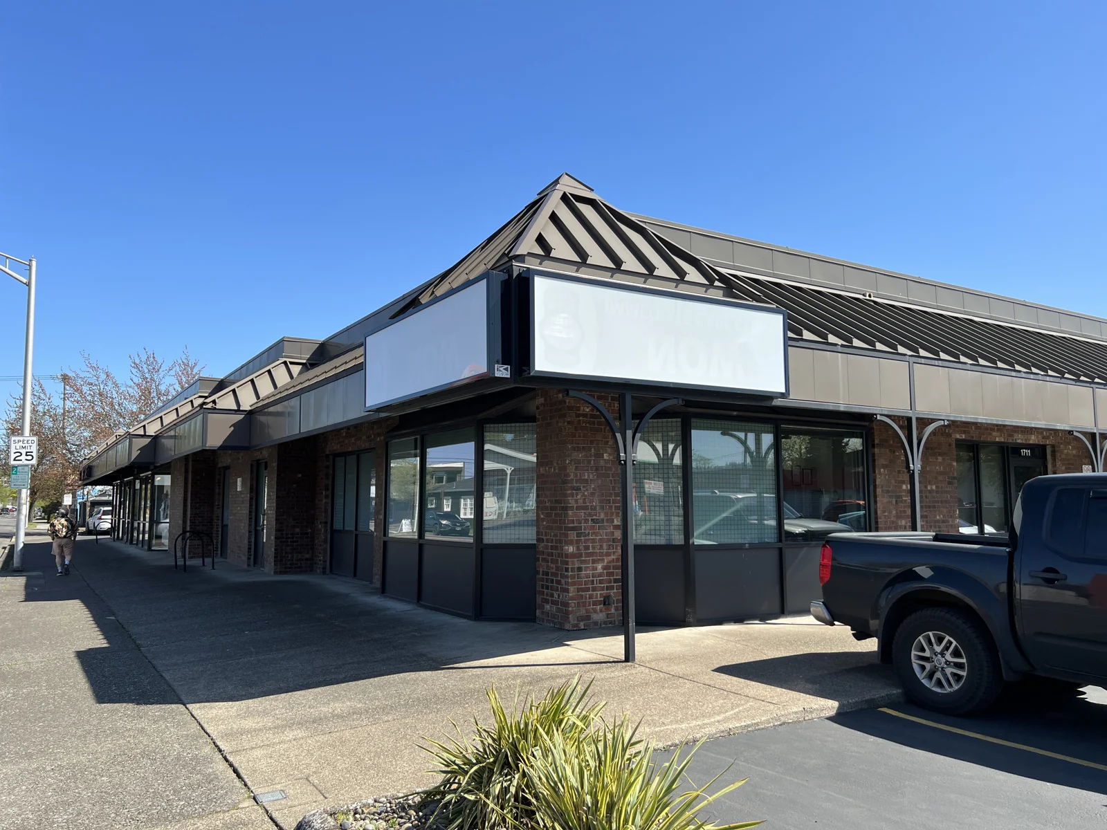 1711 Willamette Street - photo 1 - Eugene, OR