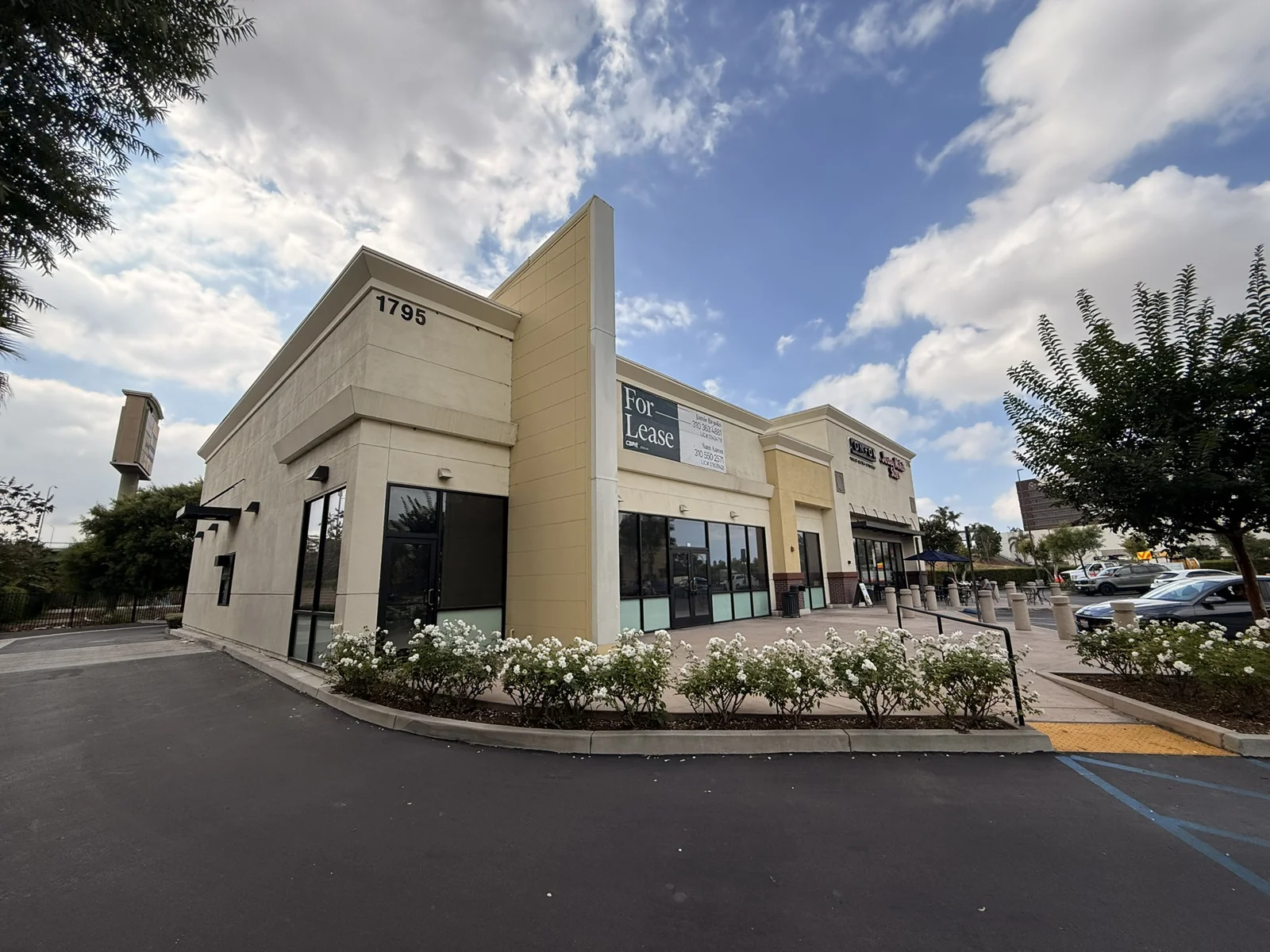 Gateway Towne Center - retail in Compton, CA