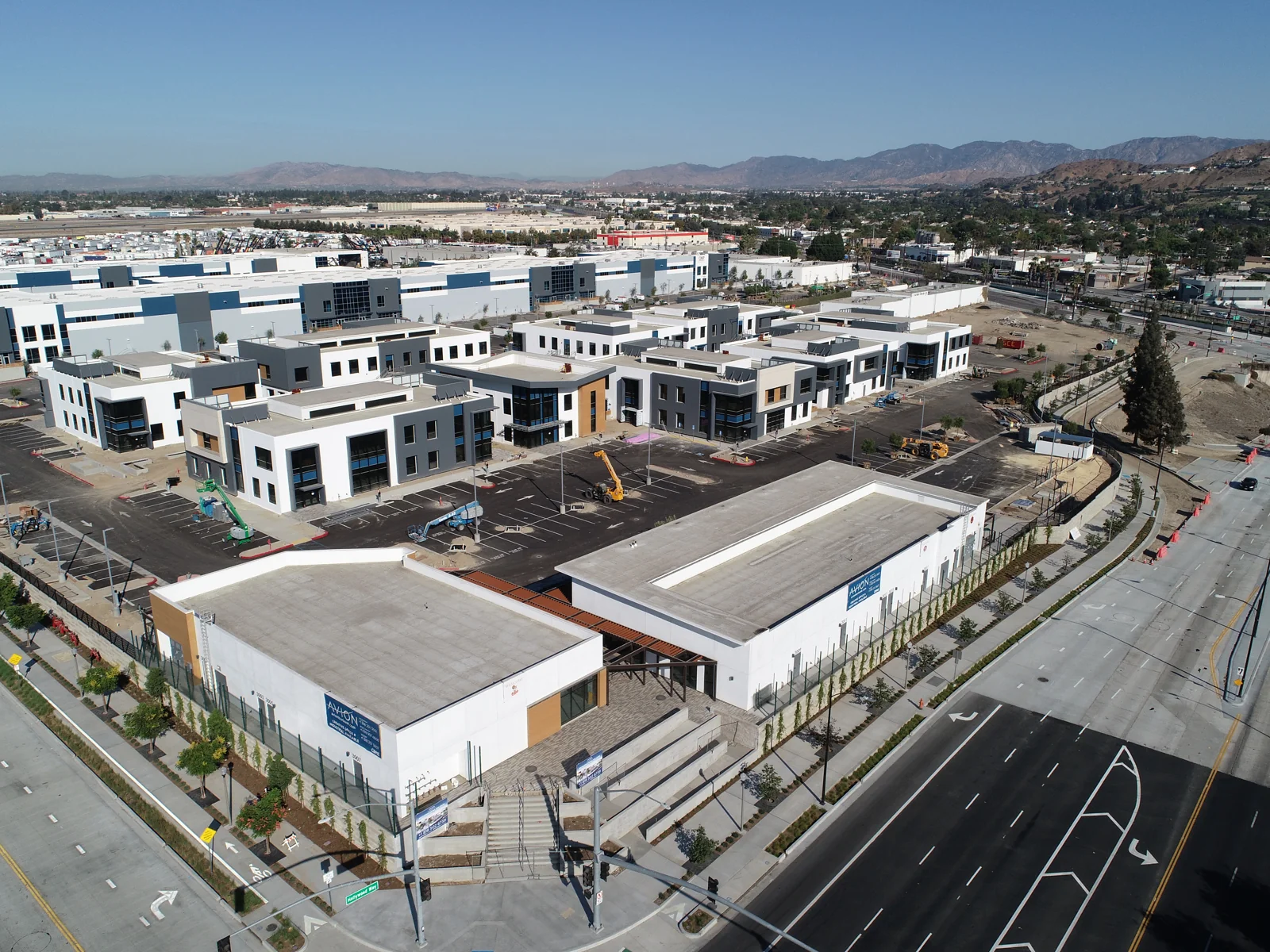 Retail in Burbank, CA
