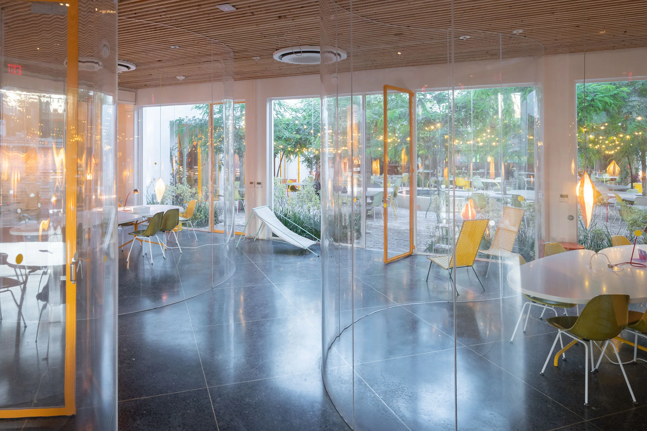 Office in Los Angeles, CA - photo 2 - Los Angeles, CA
