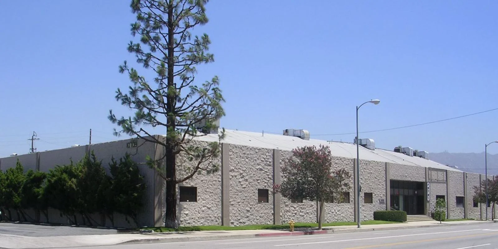 Industrial in North Hollywood, CA — Lease in North Hollywood, CA, photo 1 of 8